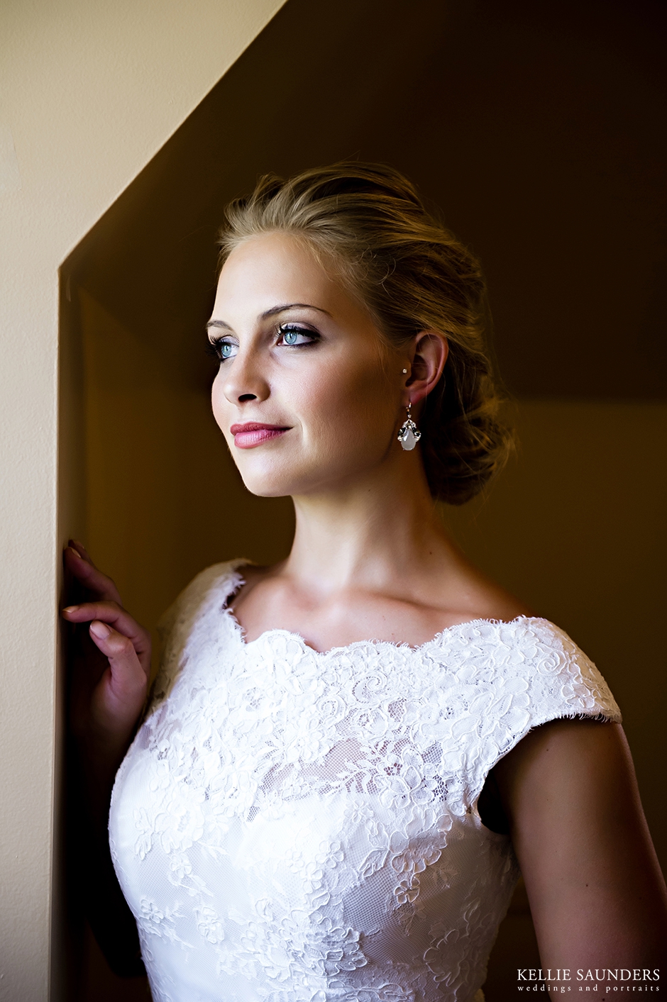 Earhart Manor wedding, Kellie Saunders Photography, Earhart Manor bride, bridal portraits, wedding 